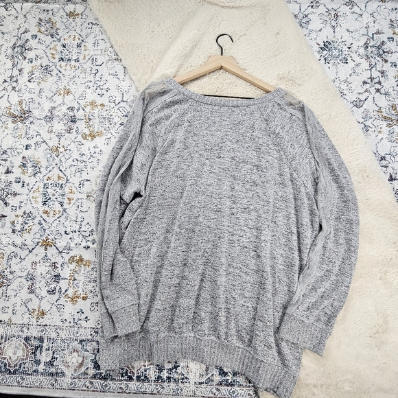 Torrid Super Soft Plush V-Neck Lace Pieced Sleeve Raglan Sweatshirt Heather Gray - Picture 10 of 10